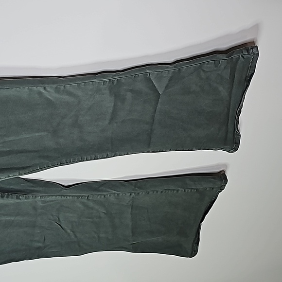AMERICAN Eagle Green size 16 super high rise flared jeans - Picture 3 of 8